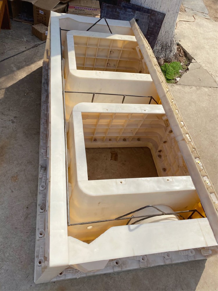 生態(tài)框護(hù)坡模具